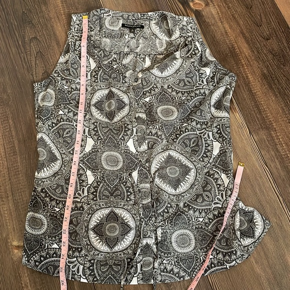 😀 Free w/ Purchase Banana Republic Sleeveless Button Down Blouse Size Small - Picture 9 of 9